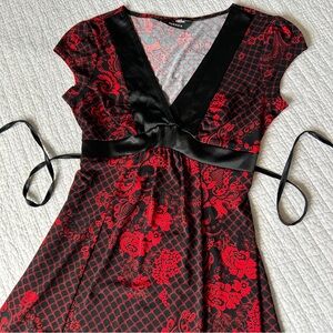Vintage Mariposa - red and black goth vampy v neck dress